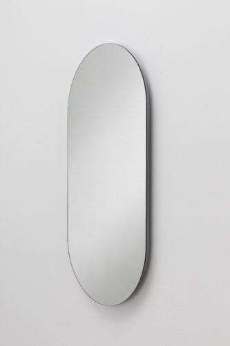 Elegnant och oval LED-spegel med ambient belysning