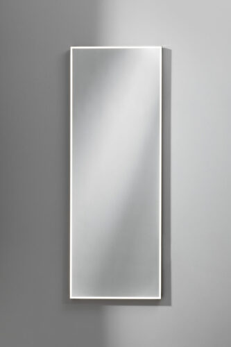 Rektangulär LED-spegel med svart aluminiumram