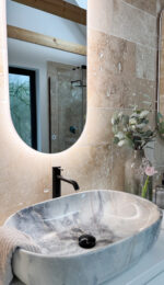 LINA, LED upplyst spegel, Badrumsspegel, Badrumsspegel med LED-belysning, Badrumsspegel oval med LED-belysning